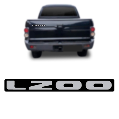 Emblema 'L200' - Mitsubishi L200 Outdoor HPE 2007/2012 - Cinza / Fundo Preto / Resinado