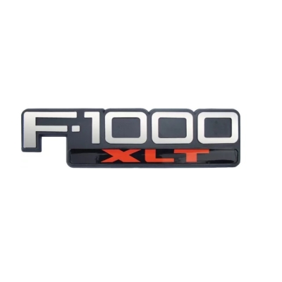 Emblema 'F-1000 XLT' - Chevrolet F1000 XLT 1999/2000 - Cromado / Fundo Preto / 'XLT' Vermelho