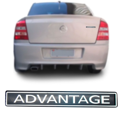 Emblema 'ADVANTAGE' - Chevrolet Astra 2005/2011 - Cromado / Contorno Preto / Resinado