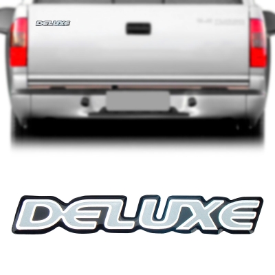 Emblema 'DELUXE' - Chevrolet S10 / Blazer 1995/2000 - Prata / Fundo Preto / Resinado