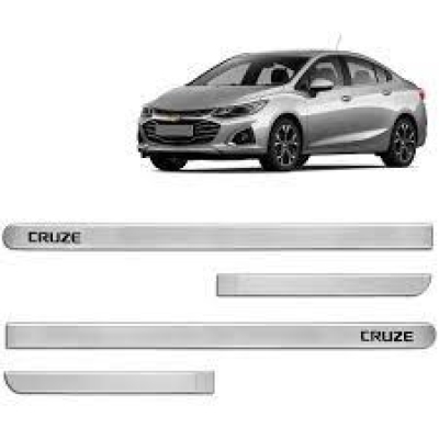 Friso Lateral GM Cruze 2013/2023 - Modelo Personalizado - Prata Switchblade, Auto Colante - 4 Portas - (Jogo 4 Peças)