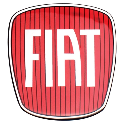 Emblema 'FIAT' - Fiat Strada 2009/2019 - Resinado / Vermelho / Escrita Branca / Contorno Preto / Maçaneta Da Tampa Traseira (Caçamba)