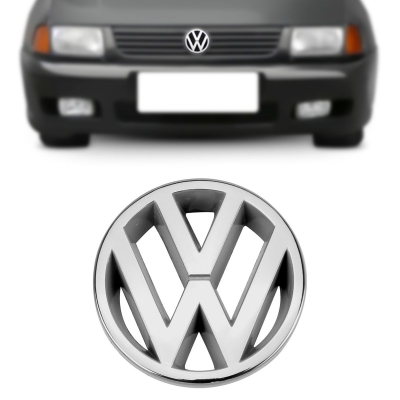 Emblema 'Logo Volkswagen' - Volkswagen Polo 1997/2002 - Cromado / Fundo Cinza / Vazado / Porta Malas