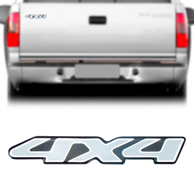 Emblema '4x4' - Chevrolet S10 / Blazer 1995/2000 - Prata / Fundo Preto / Resinado