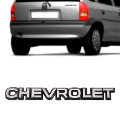 Emblema 'CHEVROLET' - Chevrolet Corsa 1994/1996 - Cromado / Fundo Preto