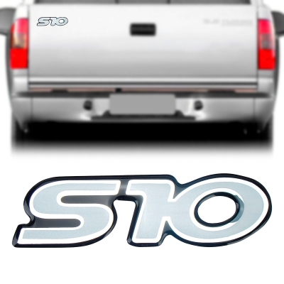 Emblema 'S10' - Chevrolet S10 1995/2000 - Prata / Fundo Preto / Resinado