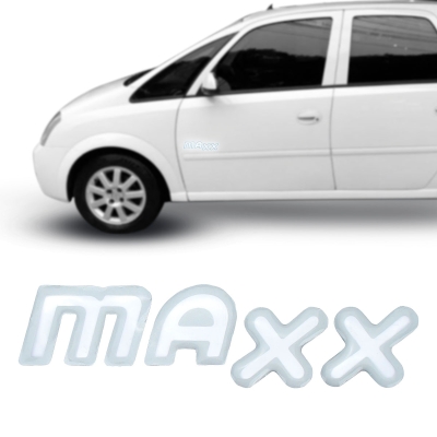 Emblema 'MAXX' - Chevrolet Meriva / Corsa 2003/2006 - Transparente / Contorno Prata / Resinado