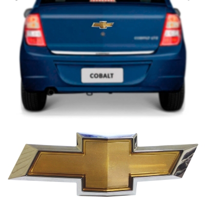 Emblema 'Logo Chevrolet' - Chevrolet Cobalt 2013/2015 - Dourado / Fundo Cromado / Porta Malas