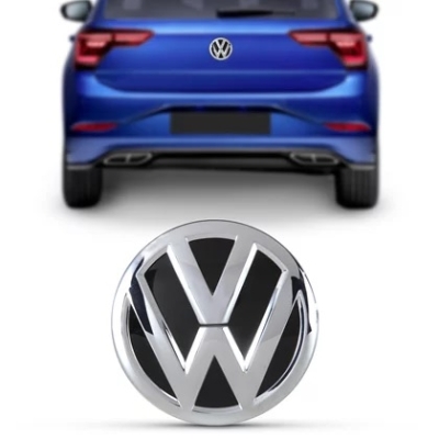 Emblema 'Logo Volkswagen' - Volkswagen Polo 2018/2022 - Cromado / Fundo Preto / Porta Malas