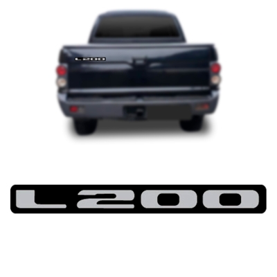 Emblema 'L200' - Mitsubishi L200 Outdoor GLS 2007/2012 - Cinza / Fundo Preto / Resinado