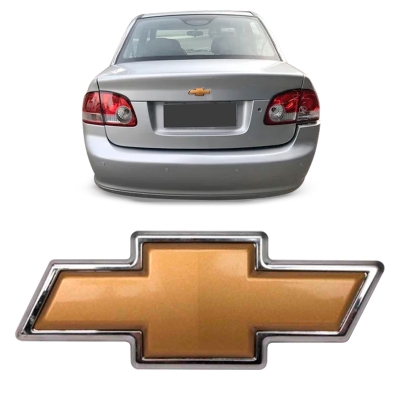 Emblema 'Logo Chevrolet' - Chevrolet Corsa Classic 2012/2016 - Dourado / Fundo Prata / Porta Malas